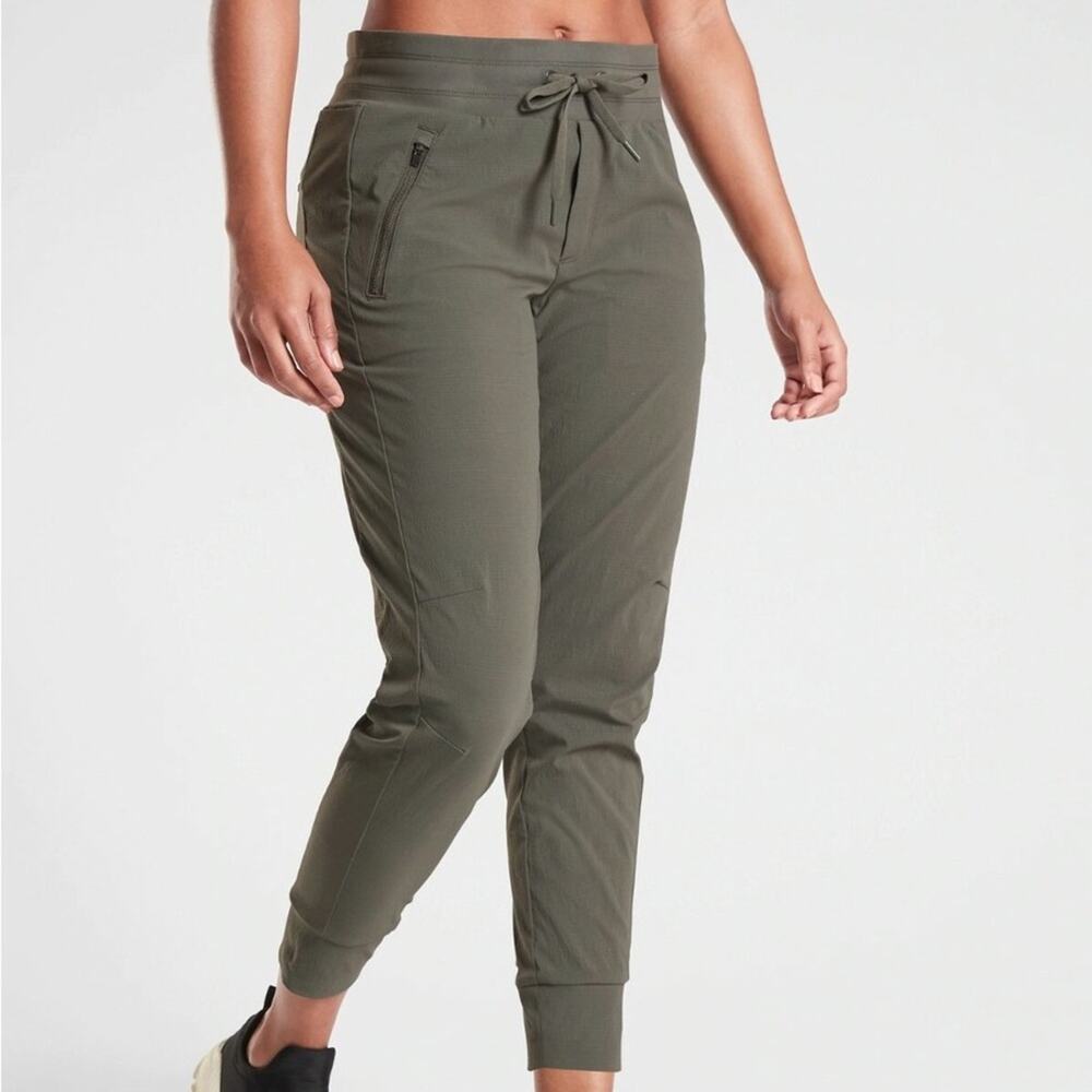 Athleta Trekkie North Joggers in Olive Green